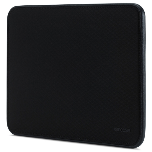 фото Чехол Incase ICON Sleeve with Diamond Ripstop для ноутбука Apple MacBook Air 13". Материал полиэстер. Цвет черный.
Incase ICON Sleeve with Diamond Ripstop for MacBook Air 13" - Black