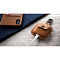 Чехол для наушников Apple AirPods и зарядного кейса AirPods. Материал кожа. Цвет светло-коричневый
Twelve South AirSnap for AirPods