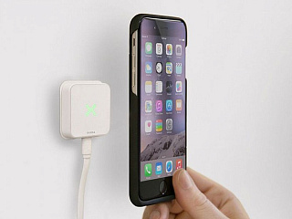 Комплект чехла и настенного зарядного устройства XVIDA iPhone 7 PLUS Charging Home Kit (WHK7P-01W-EU), белая док-станция