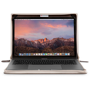 Чехол-книга в твердом переплете Twelve South BookBook Vol 2 для MacBook Pro 13" USB-C, цвет коричневый. Материал натуральная кожа.
Чехол-книга в твердом переплете Twelve South BookBook Vol 2 для MacBook Pro 13" USB-C