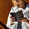 Чехол-книжка Twelve South BookBook для iPhone XS Max. Материал натуральная кожа. Цвет коричневый.
Twelve South BookBook for iPhone XS Max - Brown